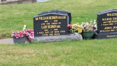 Example of Cooma Lawn cemetery headstone