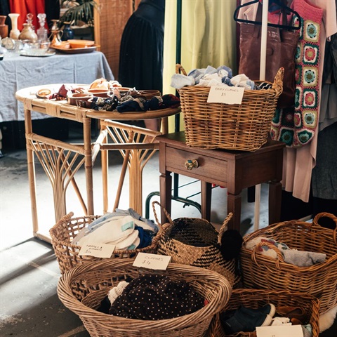 Garage-sale-4.jpg