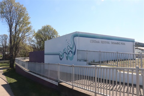 Exterior photo of Cooma Festival Swimming Pool